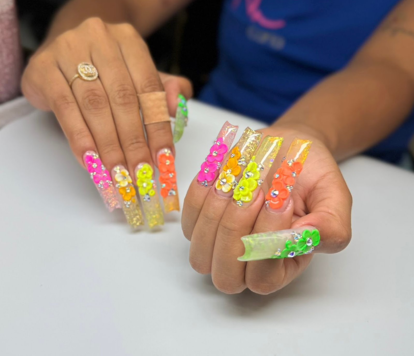 Nails By Carla logo